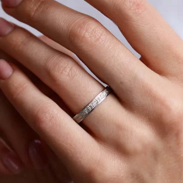 Originální snubní prsteny s netradičním povrchem ALBERO Image