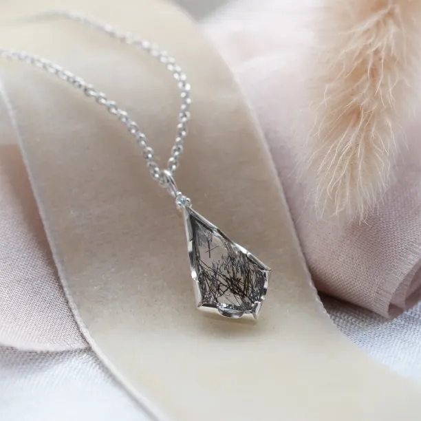 Přívěsek s rutil quartzem a diamantem MATTIAS Image