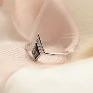 Non-traditional ring with kite salt'n'pepper diamond GIRALDA Thumbnail