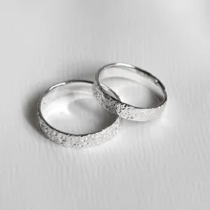 Organic wedding bands with a special surface MOONWALK Thumbnail