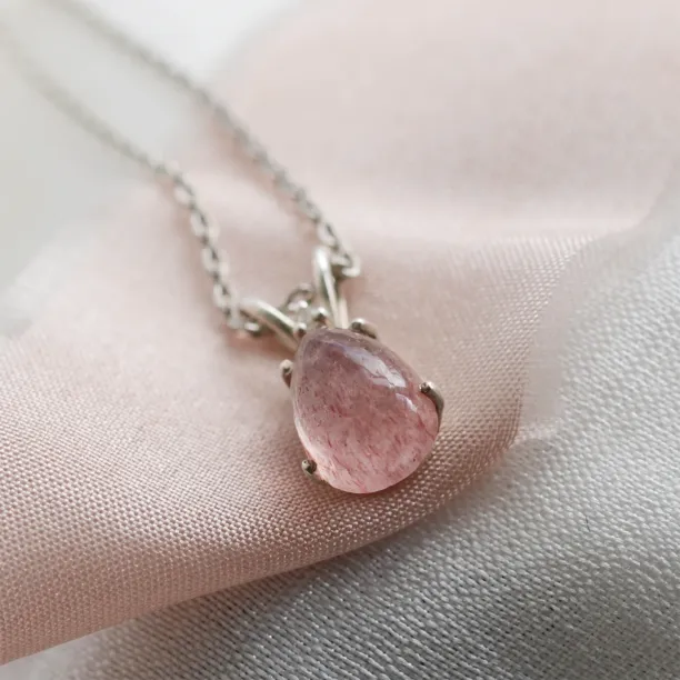 Gold necklace with strawberry quartz and diamond FRESA Image