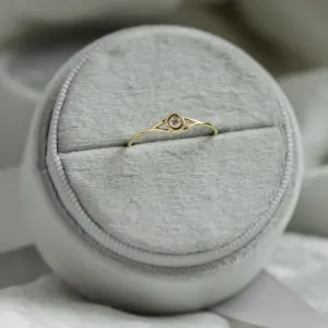 Gold lab-grown diamond engagement ring INN Thumbnail
