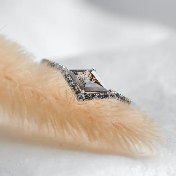 Unusual ring with salt and pepper diamond and side diamonds NICOLE Image