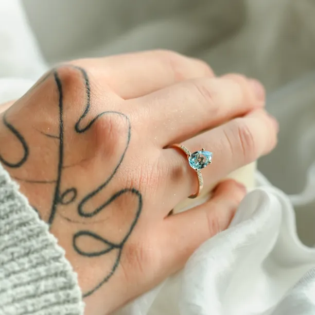 Zásnubní prsten s modrým topazem a diamanty SOFIA Image