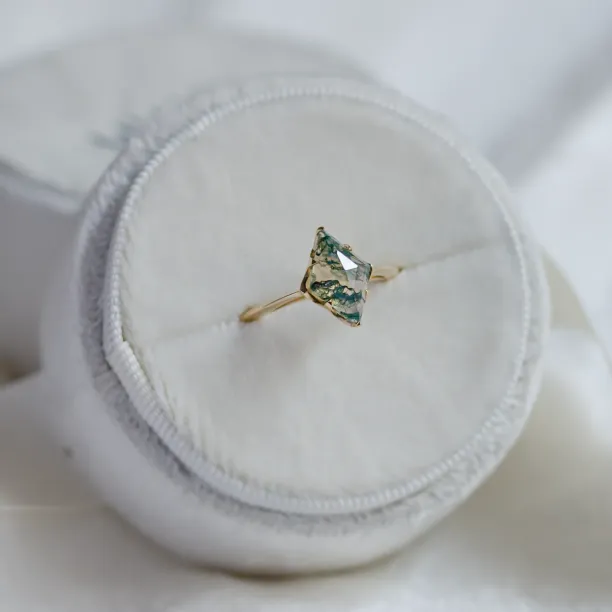 Engagement ring with moss agate GIULIA Image