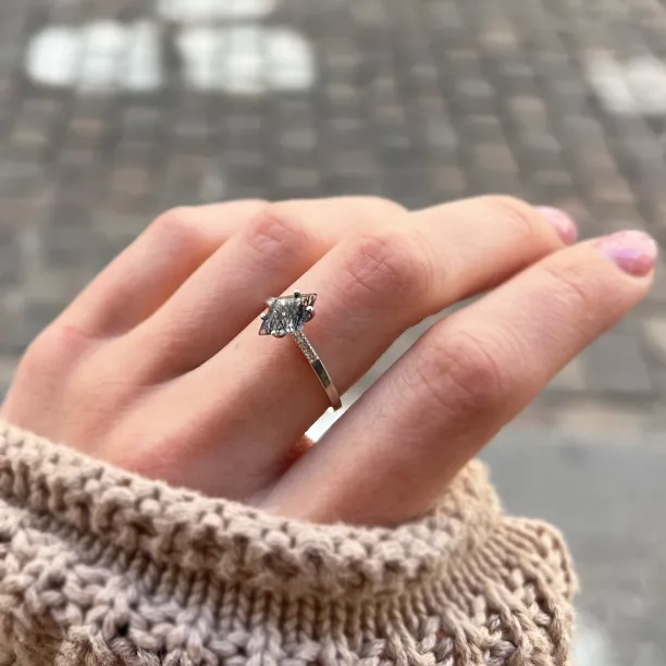 Zlatý prsten s kite rutilovým křišťálem a diamanty ESTER Image