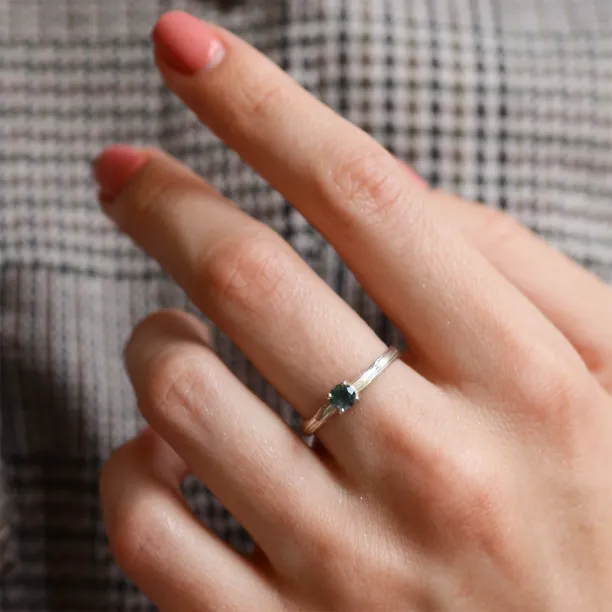 Gold ring in tree bark shape with moss agate MOSSI Image