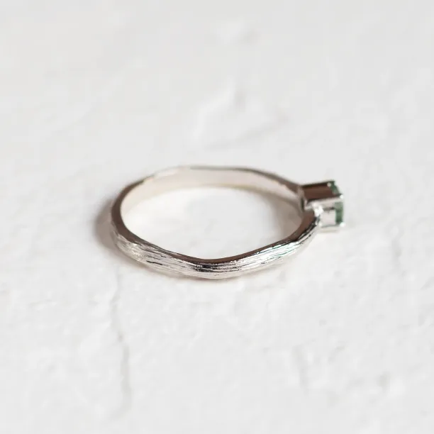 Gold ring in tree bark shape with moss agate MOSSI Image