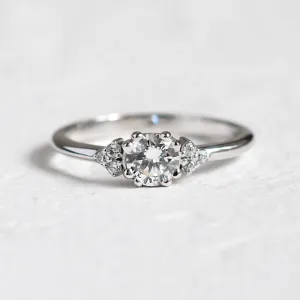 Zlatý zásnubní prsten s diamanty MONYS