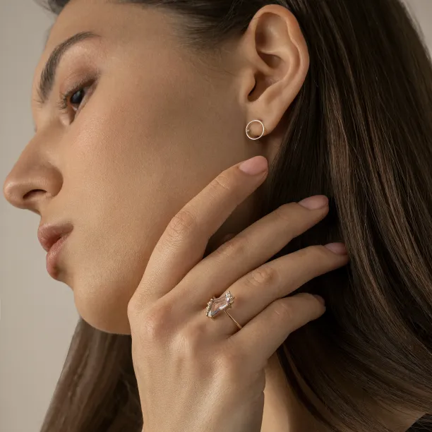 Zlaté karma náušnice s diamanty GARURASANA Image