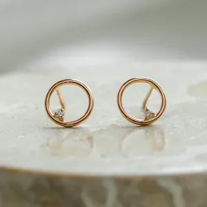 Zlaté karma náušnice s diamanty GARURASANA Thumbnail