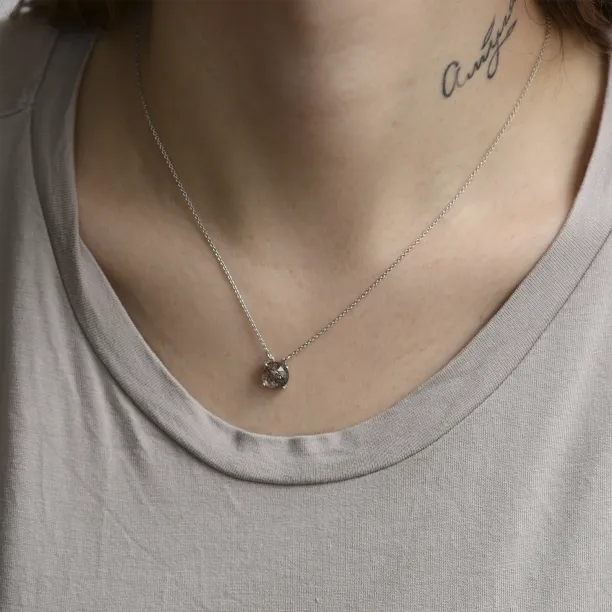 Zlatý náhrdelník s kulatým rutilovým křišťálem MACHA Image