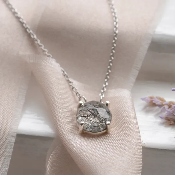 Zlatý náhrdelník s kulatým rutilovým křišťálem MACHA Image