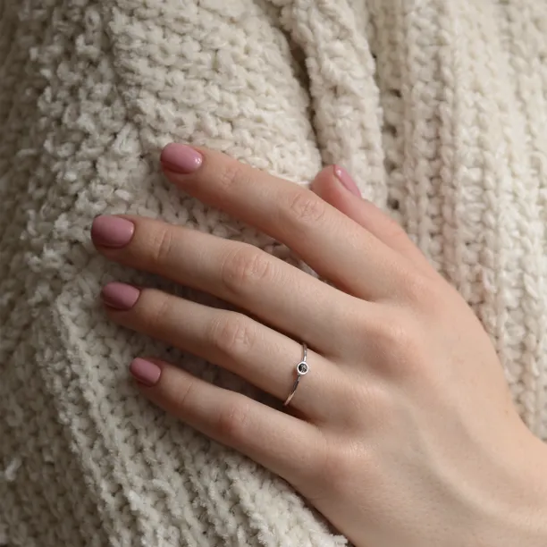 Minimalist bezel salt´n´pepper ring IONA Image