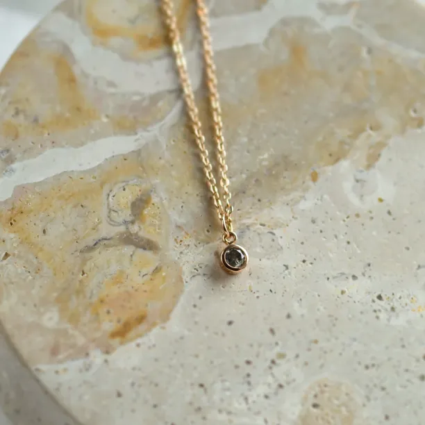 Gold bezel salt´n´pepper diamond pendant ISLEEN Image