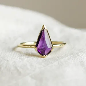 Kite amethyst ring in solid gold DARERCA