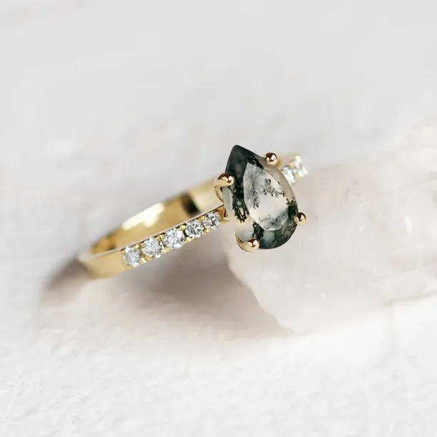 Gold ring with pear moss agate and diamonds EALGA Image