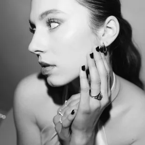 Spectacular kite salt and pepper diamond ring in solid gold CATHAL