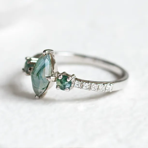 Vintage zlatý prsten s mechovými acháty a diamanty OSCAR Image