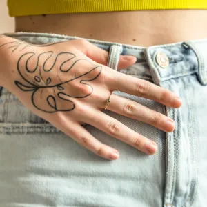 Zlatý minimalistický prsten se smaragdem CARAGH Thumbnail