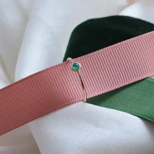 Zlatý minimalistický prsten se smaragdem CARAGH Thumbnail