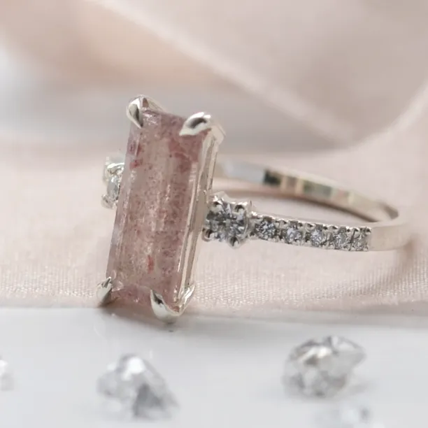 Gold ring with strawberry quartz and diamonds SWEETIE Image