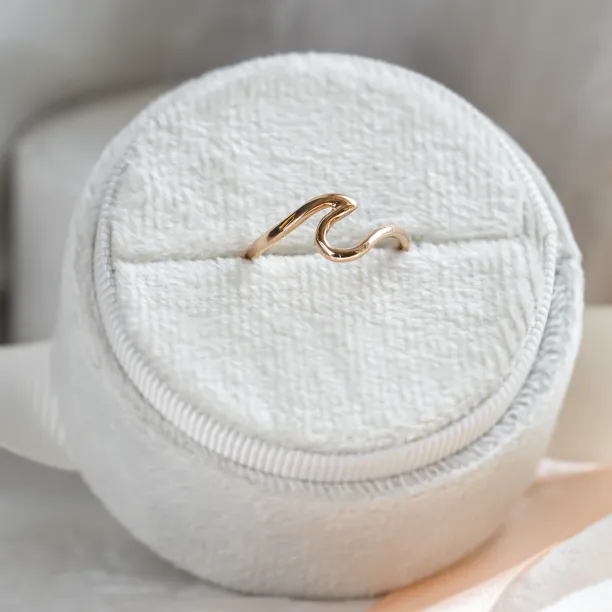 Minimalist gold wave ring WAVE Image