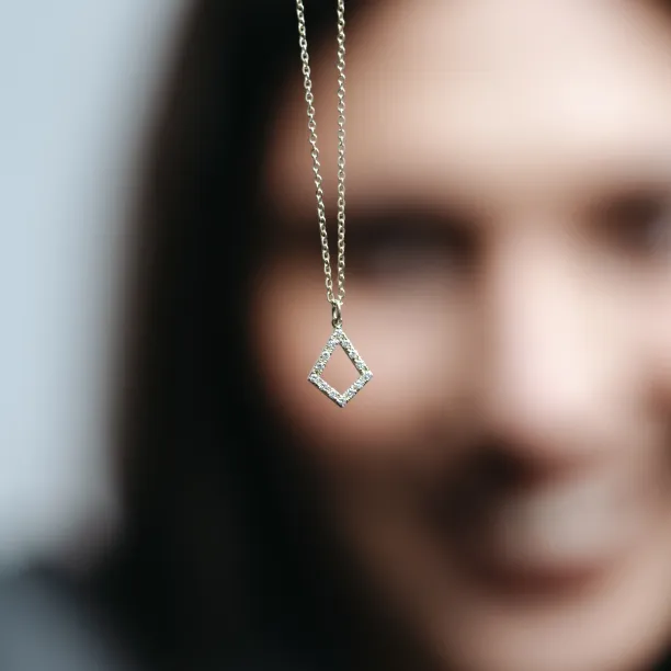 Zlatý náhrdelník s kite přívěskem s laboratorními diamanty HEATHER Image