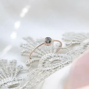 Minimalist engagement ring with salt and pepper diamond AINE Thumbnail