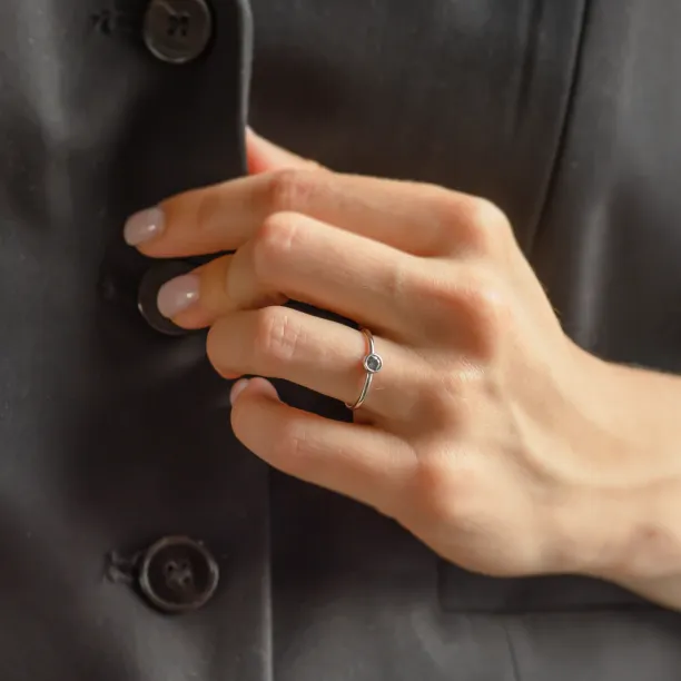 Minimalist engagement ring with salt and pepper diamond AINE Image