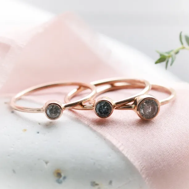 Minimalist engagement ring with salt and pepper diamond AINE Image