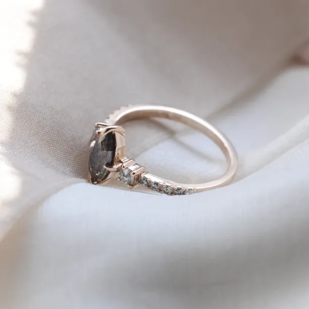 Vintage gold ring with marquise salt and pepper diamonds ROISIN Image