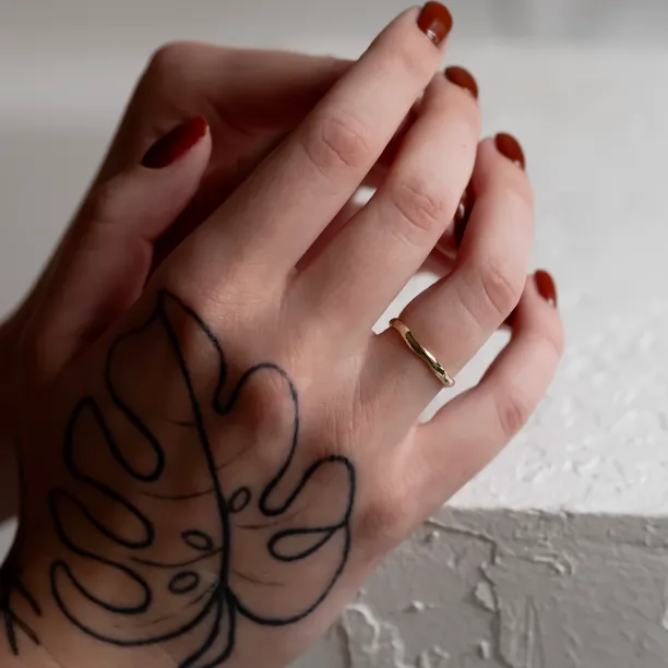 Irregular atypical wedding rings made of gold LUANA Image