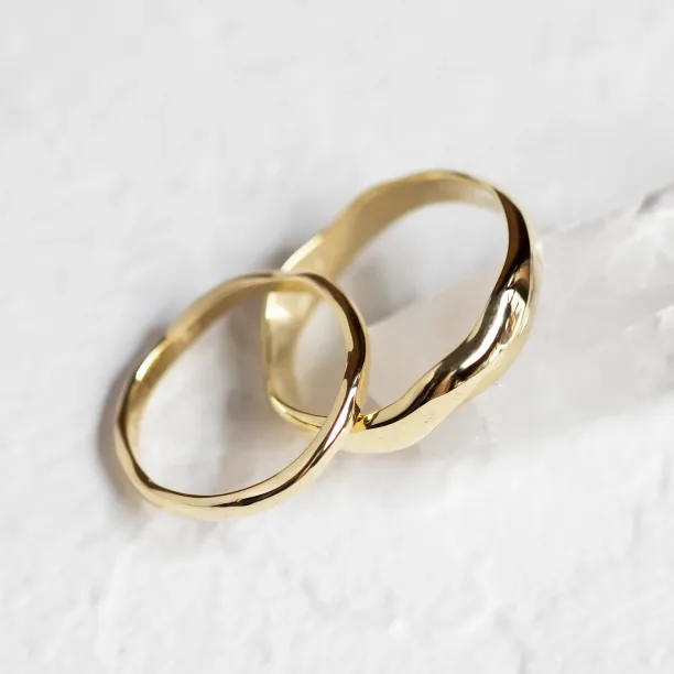Irregular atypical wedding rings made of gold LUANA Image