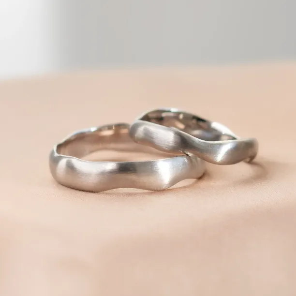 Atypical wedding rings LUAMA Image