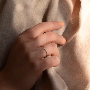 Minimalistický zlatý prsten s diamanty JANIS