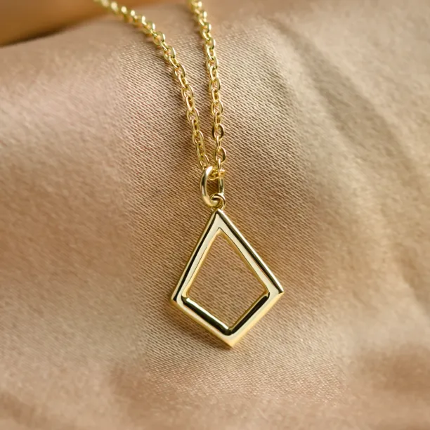 Minimalistický náhrdelník s přívěskem v kite tvaru CLAUDIA Image