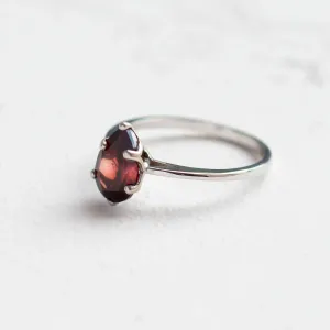 Gold garnet ring OLLY Thumbnail