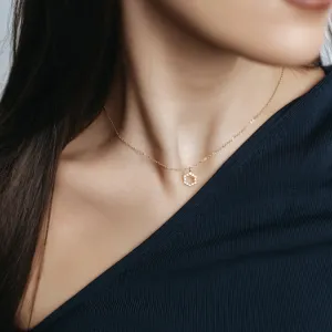 Zlatý náhrdelník s lab-grown diamantovým hexagon přívěskem MARION Thumbnail