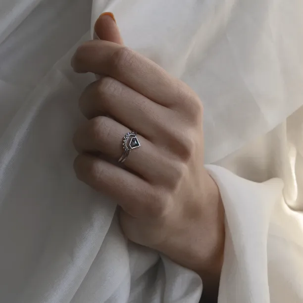 Vykrojený zlatý prsten se salt and pepper diamanty ROXYS Image