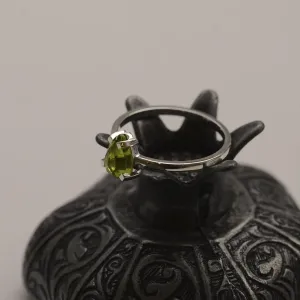 Gold ring with peridot BERTA Thumbnail