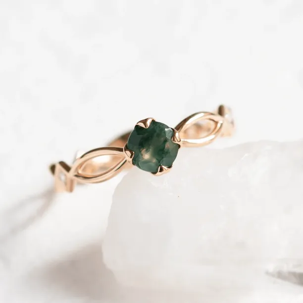 Gold ring with moss agate and diamonds QUEEN Image