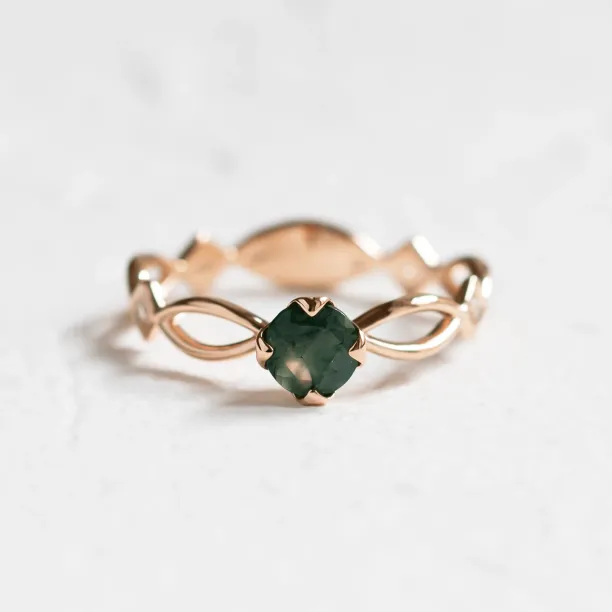 Gold ring with moss agate and diamonds QUEEN Image