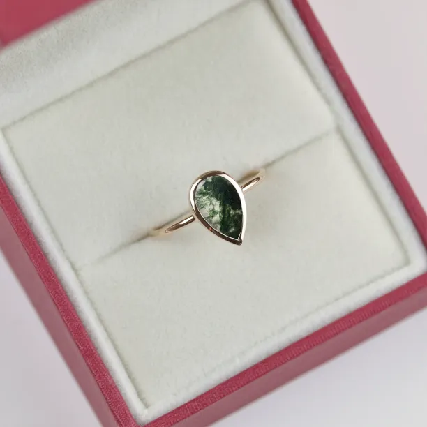 Gold ring with pear moss agate XENIA Image
