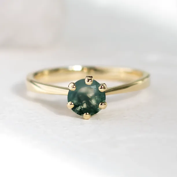 Minimalist gold ring with moss agate STAMI Image