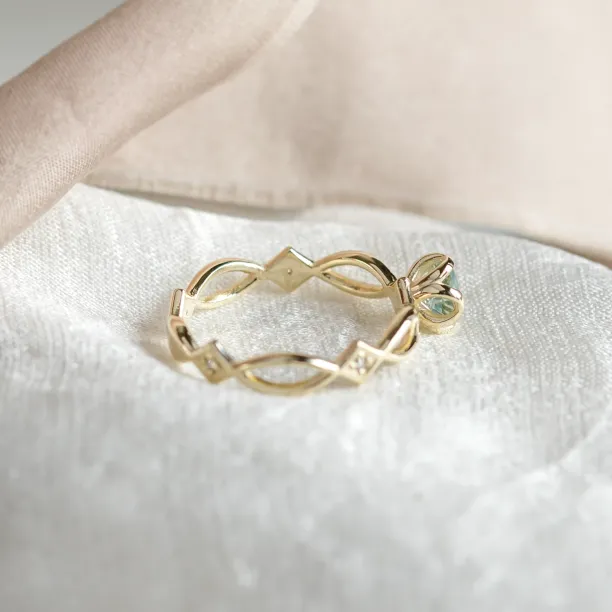 Zlatý prsten s akvamarínem a diamanty QUEEN Image