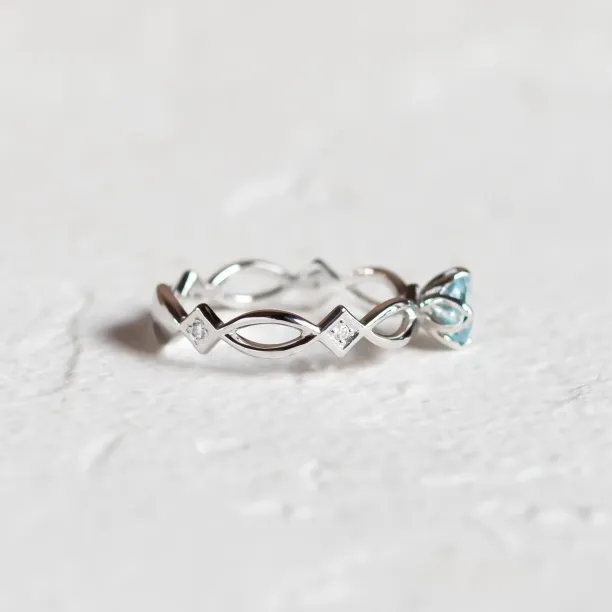 Zlatý prsten s akvamarínem a diamanty QUEEN Image