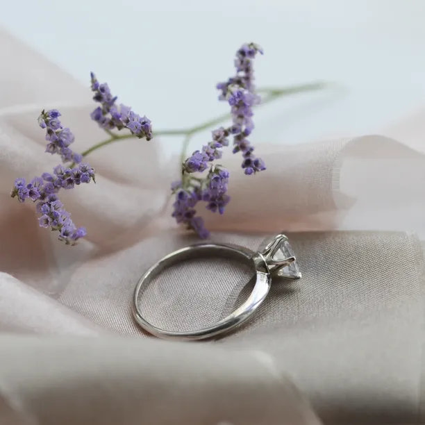 Zlatý prsten s měsíčním kamenem TONI Image