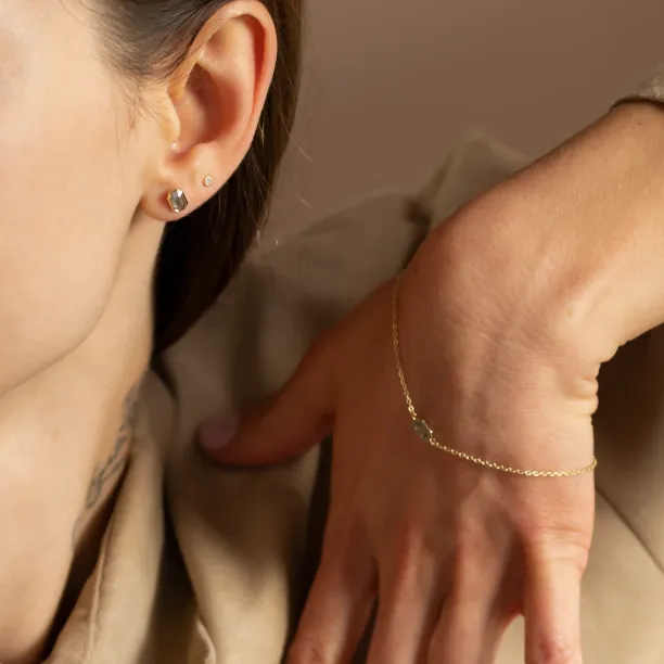 Minimalistický zlatý náramek se salt and pepper diamantem NAYA Image