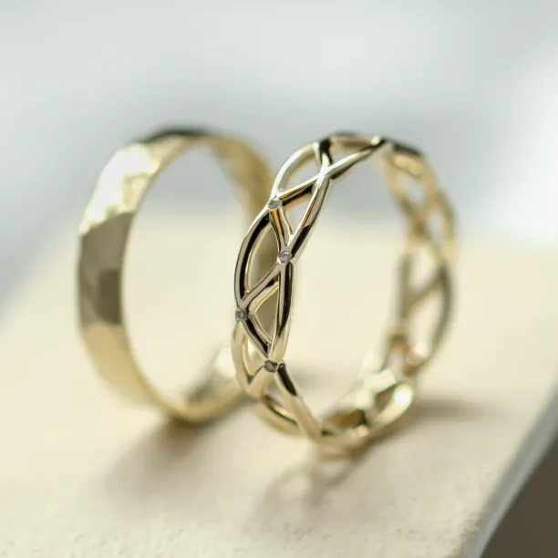 Propletené snubní prsteny ze zlata JAZ Image